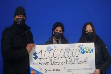 றொரன்டோவில் சக பணியாளர்கள் மூவருக்கு கிடைத்த பேராதிர்ஸ்டம்