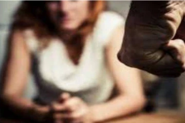 20 ஆண்டுகளாக ஒரே வீட்டில் சொந்த அக்காவை வன்புணர்வு செய்து வந்த தம்பி! கதறி அழுத பரிதாப பின்னணி