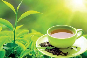 ඒ ජරමර අස්සේ මොකද මේ වෙන්න යන්නේ... ලංකාවේ තේ කර්මාන්තයටත් බලපෑම්...