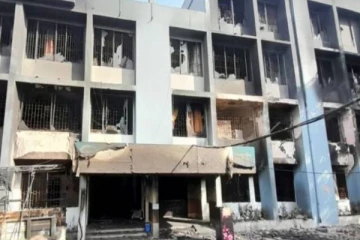 பங்காளதேஷில் 400 காவல் நிலையங்களை சூறையாடிய போராட்டக்காரர்கள்! 50 பேர் பலி