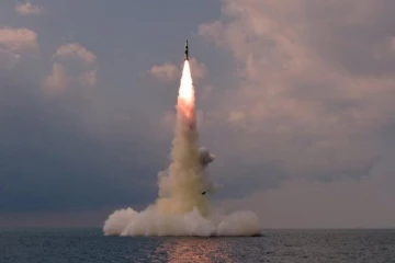 வடகொரியா கண்டம் விட்டு கண்டம் பாயும் ஏவுகணைப் பரிசோதனை!
