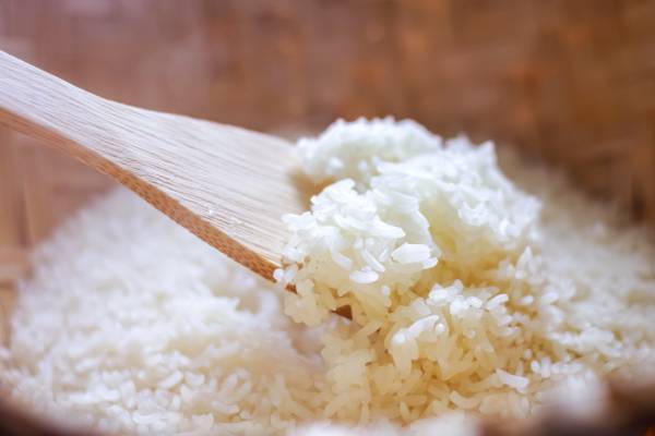 சமைத்த சோறை மீண்டும் மீண்டும் சூடாக்குறீங்களா? இந்த பிரச்சனை வரும் | Do Not Reheat Cooked Rice And Eat It Again