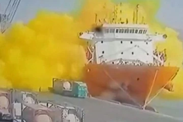 ஜோர்டான் துறைமுகத்தில் ஏற்பட்ட விபத்தில் 12 பேர் பலி!