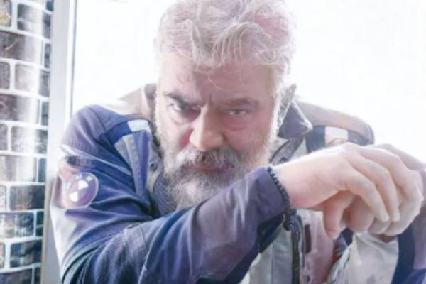 துணிவு படப்பிடிப்பில் இருந்து போனி கபூருடன் அஜித் எடுத்த அழகிய புகைப்படம்- நடிகரின் செம லுக் | Ajith Thunivu Shooting Spot Still துணிவு படப்பிடிப்பில் இருந்து போனி கபூருடன் அஜித் எடுத்த அழகிய புகைப்படம்- நடிகரின் செம லுக் | Ajith Thunivu Shooting Spot Still