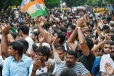 “අප වැනි ගොවි පවුල්වල දරුවන්ට මෙවැනි ඉහළ ගාස්තු ගෙවිය හැකිද'' ඉන්දිය තරුණයන් හඩ අවදි කරයි