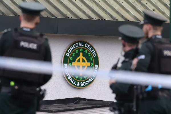 பிரித்தானியா கால்பந்து கிளப்பில் நேர்ந்த அசம்பாவிதம் | Incident At The British Football Club