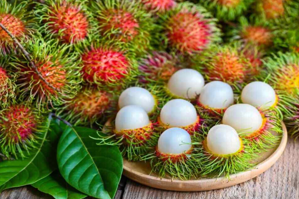 ரம்புட்டானால் நாட்டில் அதிகரித்துள்ள விபத்துக்கள் | Fruit Spill Causes Rise In Accidents Nationwide