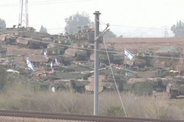 காசா எல்லையில் வியூகம் அமைத்து கத்திருக்கும் இஸ்ரேல் ராணுவம்