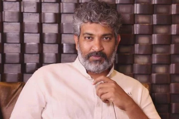 ஹீரோவாக இயக்குனர் எஸ்.எஸ்.ராஜமௌலி ஒரு படம் நடித்துள்ளாரா?.. யாருக்கெல்லாம் தெரியும்?