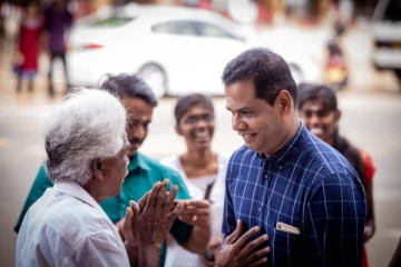 புலம்பெயர் தொழிலதிபர் நல்ல மனிதாபிமானியாய் பரிணமித்த தருணங்கள்(Video)