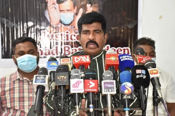 யாரை திருப்தி படுத்துவதற்காக ரிஷாட் பதியுதீனை கைது செய்துள்ளீர்கள்? -  பிரதேச சபை தவிசாளர்