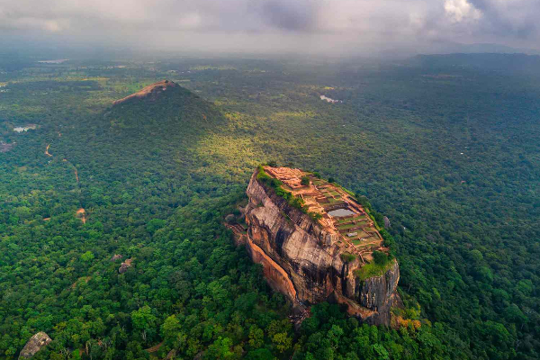 நாட்டை வந்தடைந்த சுற்றுலாப் பயணிகளின் எண்ணிக்கை அதிகரிப்பு..! | Sri Lanka Tourism Places Passenger Increase Dollar