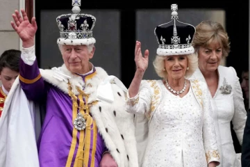 மன்னர் சார்லஸ் பதவியைத் துறக்கவேண்டும்: ராணி கமீலா விருப்பம்?