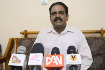 ஆட்சியாளர்களைக் கடுமையாகச் சாடும் ஸ்ரீநேசன்