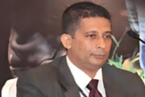 இலங்கையில் இல்லாத சுரேஷ் சலே எப்படி சஹ்ரானை சந்தித்தார்..! சரத்வீரசேகர கேள்வி | How Suresh Saleh Who Not In Sri Lanka Met Zahran