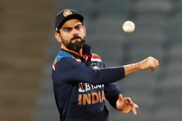 விராட் கோலி கேப்டன் பதவியில் இருந்து நீக்கப்பட்ட இதுதான் காரணமா? - வெளியான தகவல்