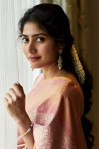 சாய் பல்லவிக்கு பிரபல இயக்குனருடன் ரகசியமாக திருமணம் முடிந்துவிட்டதா? உண்மை இதுதான் | Sai Pallavi Marriage Rumour With Director