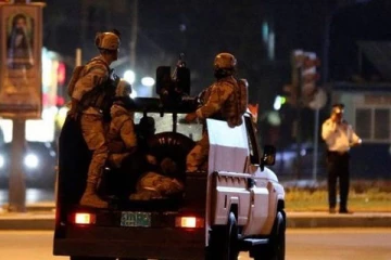 ஈராக் போராட்டத்தில்15 பேர் பலி: நாடு தழுவிய ஊரடங்கு உத்தரவு