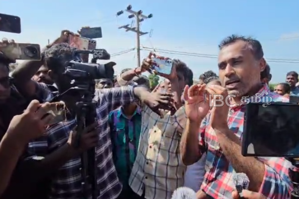 நல்லூர் பிரதேச சபைக்கு எதிராக யாழில் வெடித்த பாரிய போராட்டம் | Protest Against Proposed Landfill Plan Jaffna
