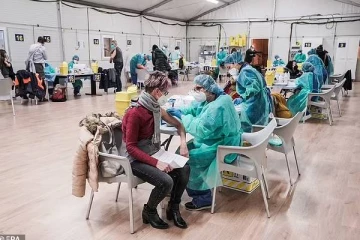 பணம் செலவிட்டு கொரோனா நோயை வாங்கும் மக்கள்: விசித்திர காரணம்