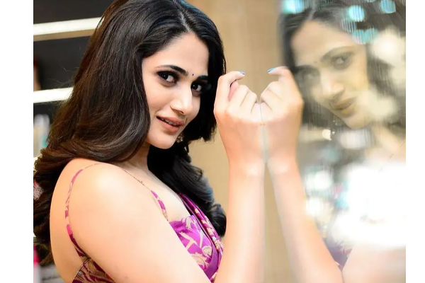 கவர்ச்சி ரூட்டுக்கு மாறிய பிக்பாஸ் புகழ் லாஸ்லியா - கருப்பு நிற உடையில் செம்ம ஹாட் போட்டோ வைரல் - தமிழ்நாடு