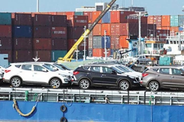 10,000க்கும் மேற்பட்ட வாகனங்கள் துறைமுகங்களில் தடுத்து வைப்பு