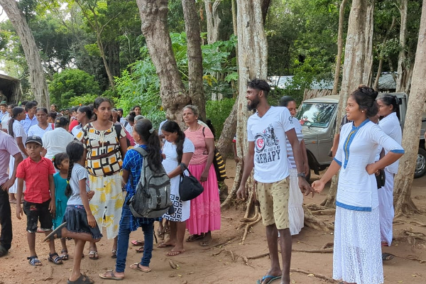 படையெடுக்கும் தென்னிலங்கை மக்கள்; பரபரப்பில் குருந்தூர் மலை! | Invading Southerners Kurundur Hill In Excitement