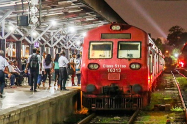 இன்று இரவு முதல் பணிப்புறக்கணிப்பில் குதிக்கும் ரயில் ஓட்டுநர்கள் | Train Drivers To Strike From Midnight Today