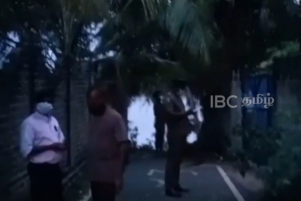 மட்டக்களப்பில் வீடொன்றிலிருந்து சடலமாக மீட்கப்பட்ட பெண் ஊழியர் | Mother Of Three Discovered Dead In Batti House