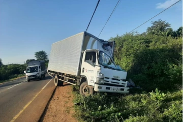 யாழிற்கு சென்ற வாகனத்தால் ஓமந்தை மக்கள் அவதி!