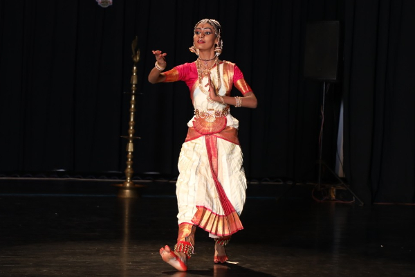 அரங்கு நிறை மக்களோடு யாழில் பரத அரங்கேற்றம் | Abinaya S Bharata Performance Jaffna
