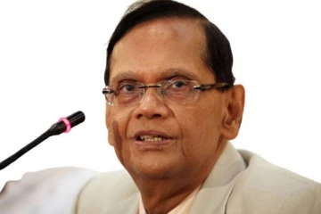 அரசு கவிழும் என்று பகல் கனவு காணாதீர்- சஜித்துக்கு பீரிஸ் பதிலடி