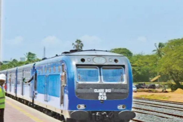 நடமாடும் மதுசாலையாக மாறிய யாழ்ப்பாண தொடருந்து சேவை | Weekend Train To Jaffna Plies Madhusalai
