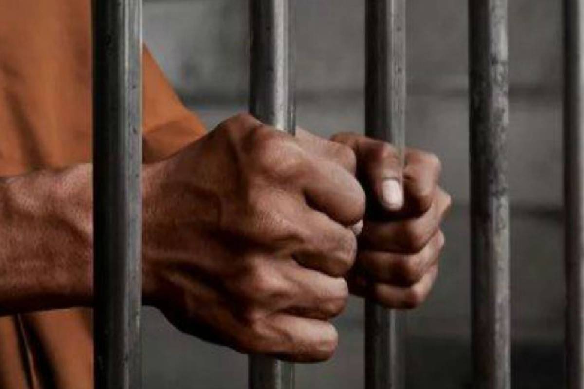 புறக்கோட்டை மத்திய பேருந்து நிலையத்தை சேதப்படுத்திய நபருக்கு விளக்கமறியல் | Man Arrested For Damaging Pet Bus Stand Remanded