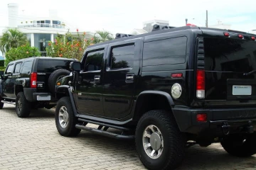 அதிநவீன வாகனம் சட்டவிரோதமான இறக்குமதி - ரகசியம் கசிந்தமையால் சிக்கிக் கொண்ட அரசியல்வாதி