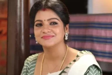 மறைந்த நடிகை சித்ராவின் இறுதி திரைப்படம் செய்த சாதனை.. முன்னணி நடிகர்களுக்கு இணையான ஒன்று