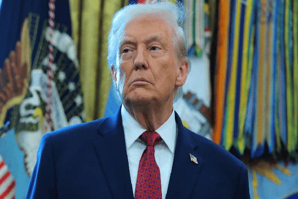 டிரம்ப் வீட்டுக்குள் சட்டவிரோதமாக நுழைய முயன்ற 20 இளைஞன் சுட்டுக்கொலை | 20 Year Old Man Shot Dead Trying Enter Trump Home டிரம்ப் வீட்டுக்குள் சட்டவிரோதமாக நுழைய முயன்ற 20 இளைஞன் சுட்டுக்கொலை | 20 Year Old Man Shot Dead Trying Enter Trump Home