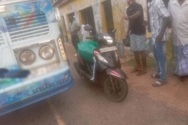 யாழில் திரைப்பட காட்சி போல் நடந்த சம்பவம் ; பேருந்து சாரதி மீது சரமாரி தாக்குதல் நடத்திய மர்ம நபர் | Attack On Private Bus Driver Jaffna Gives Police யாழில் திரைப்பட காட்சி போல் நடந்த சம்பவம் ; பேருந்து சாரதி மீது சரமாரி தாக்குதல் நடத்திய மர்ம நபர் | Attack On Private Bus Driver Jaffna Gives Police