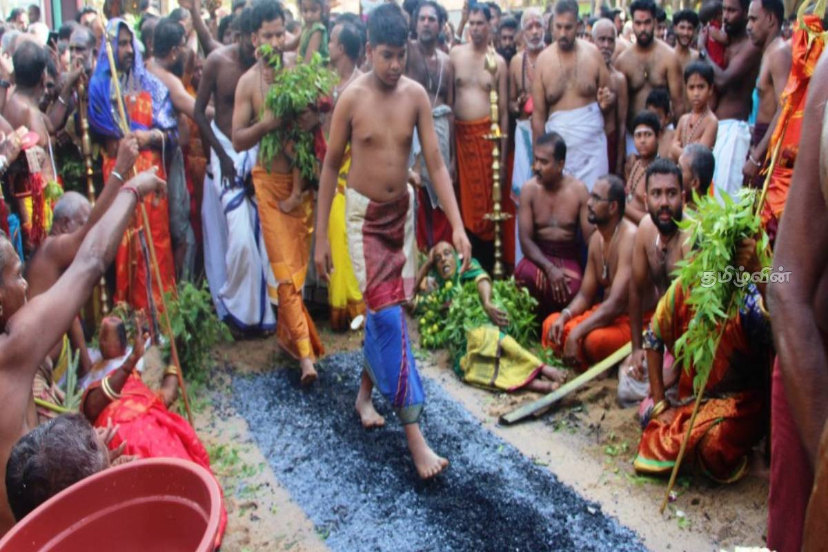 ஆயிரக்கணக்கான பக்தர்கள் சூழ சிறப்பாக நடந்து முடிந்த ஏறாவூர் பத்திரகாளியம்மன் ஆலய தீமிதிப்பு உற்சவம் | Eravur Pathirakaliamman Temple Theemithippu ஆயிரக்கணக்கான பக்தர்கள் சூழ சிறப்பாக நடந்து முடிந்த ஏறாவூர் பத்திரகாளியம்மன் ஆலய தீமிதிப்பு உற்சவம் | Eravur Pathirakaliamman Temple Theemithippu
