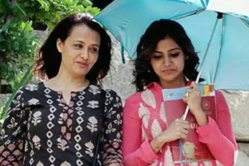 53 வயதில் தலைகீழாக யோகா செய்து அசத்திய நடிகை சமந்தாவின் மாமியார், நடிகை அமலா.. இதோ பாருங்க
