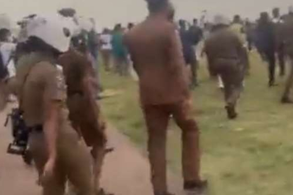 காலி முகத்திடலில் பொலிஸாரால் ஏற்பட்ட பதற்றமான சூழல்! | A Tense Situation Caused Police In Khali Mukadial