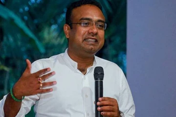 இலங்கையில் தமிழ் தெரியாமல் அசிங்கப்படுகின்றேன்! அமைச்சர்