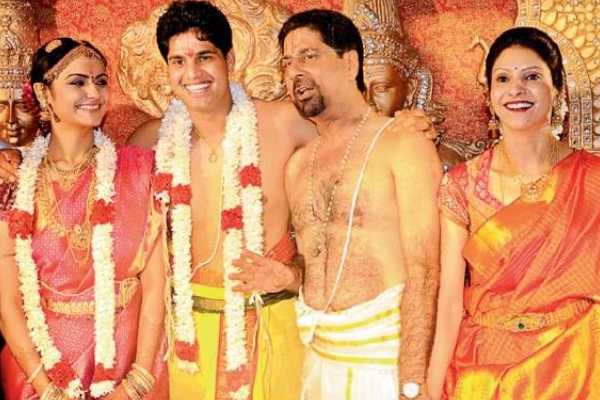 சம்யுக்தாவின் 2-ஆம் கணவரின் முதல் மனைவி ஒரு நடிகையா!! இப்போ எப்படி இருக்காங்க தெரியுமா? | Do You Know Who Aniruddha Srikanths First Wife Wa