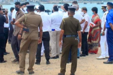 காங்கேசன்துறை கடற்கரையில் மூடை மூடையாக கரையொதுங்கிய கஞ்சா