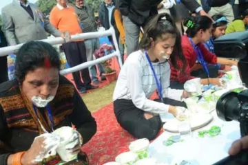 3 நிமிடத்தில் 3 கிலோ தயிர் சாப்பிட்டு சாதனை! முதியவரின் அசத்தலான செயல்