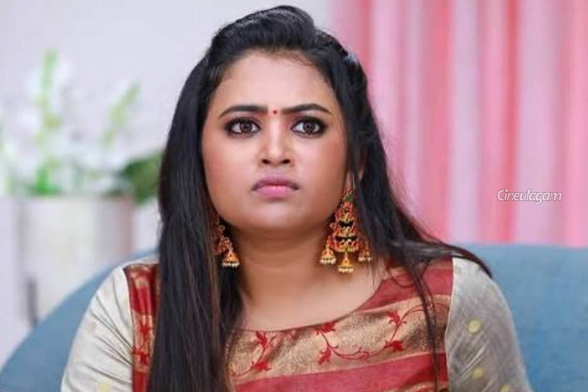 நான் குட்டை உடை அணிந்த புகைப்படம் வெளியானதும் அவ்ளோ பிரச்சனை... சீரியல் நடிகை பரீனா ஆசாத் | Actress Farina Azad About Problems She Faces