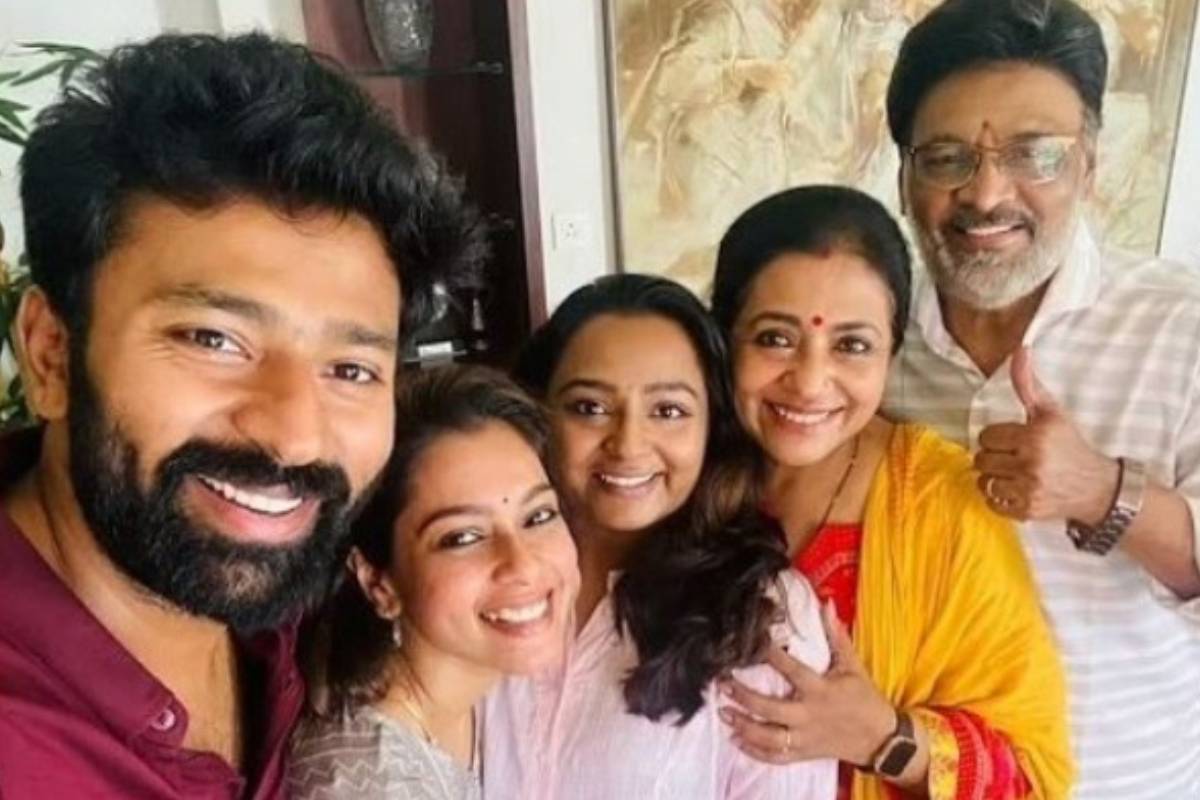 அப்பா நீங்க இல்லாதபோதுதான் உணர்கிறேன்!! பாக்யராஜ் மகள் சரண்யா எமோஷனல்.. | Bhagyarajs Daughter Sharanyas Emotional Post