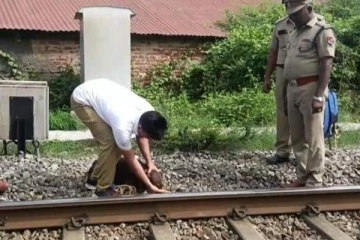 திருப்பத்துார் அருகே ரயிலை கவிழ்க்க சதியா? தண்டவாளத்தில் இருந்த கல் மீது மோதிய ரயில்