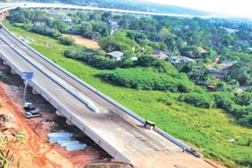 මධ්යම අධිවේගයේ ඉන්ධන සොරකම් කළ 7ක් අත්අඩංගුවට