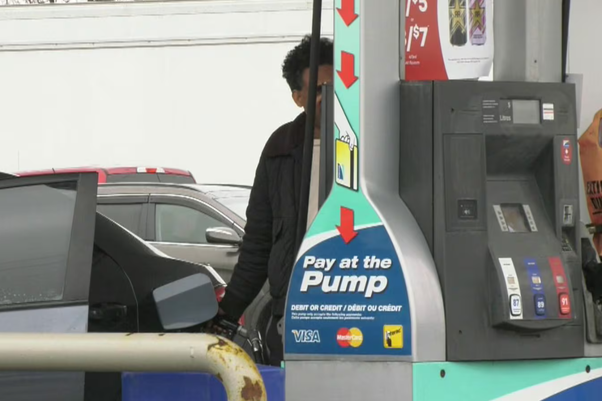 டொராண்டோவில் எரிபொருள் விலை உயர்வு | Gas Prices In Gta Climb To Highest Level